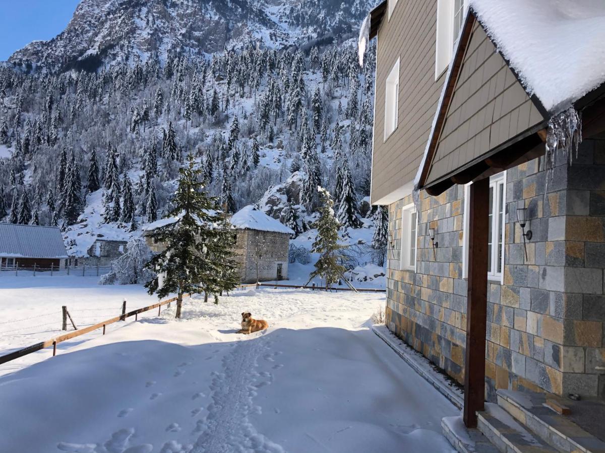 Bujtina Valbone Hotel Bagian luar foto