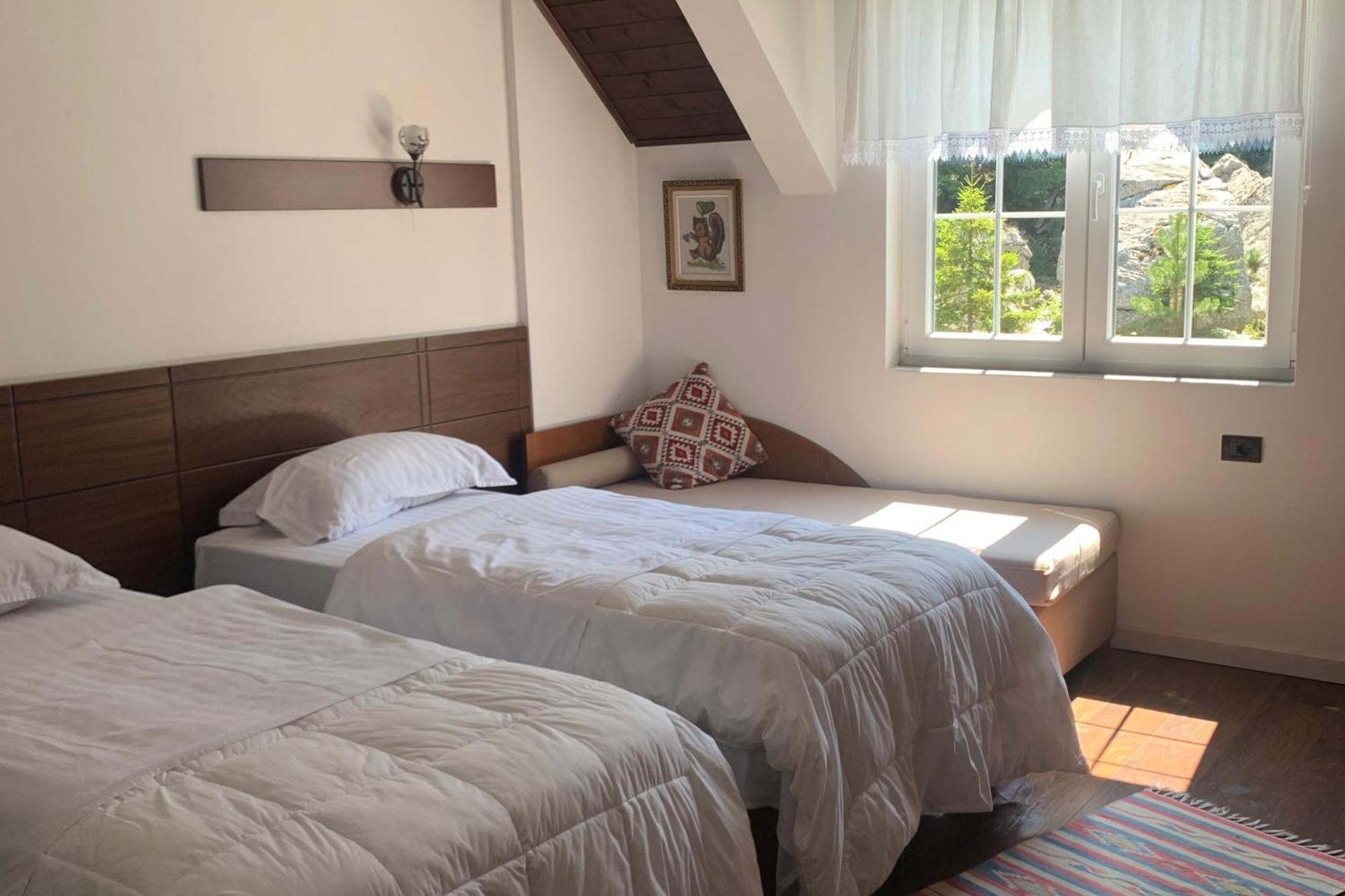 Bujtina Valbone Hotel Bagian luar foto