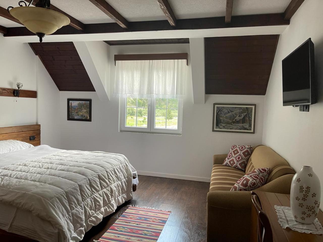 Bujtina Valbone Hotel Bagian luar foto