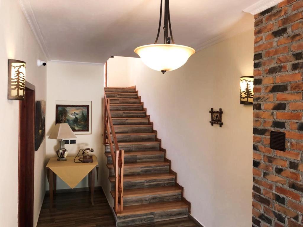 Bujtina Valbone Hotel Bagian luar foto